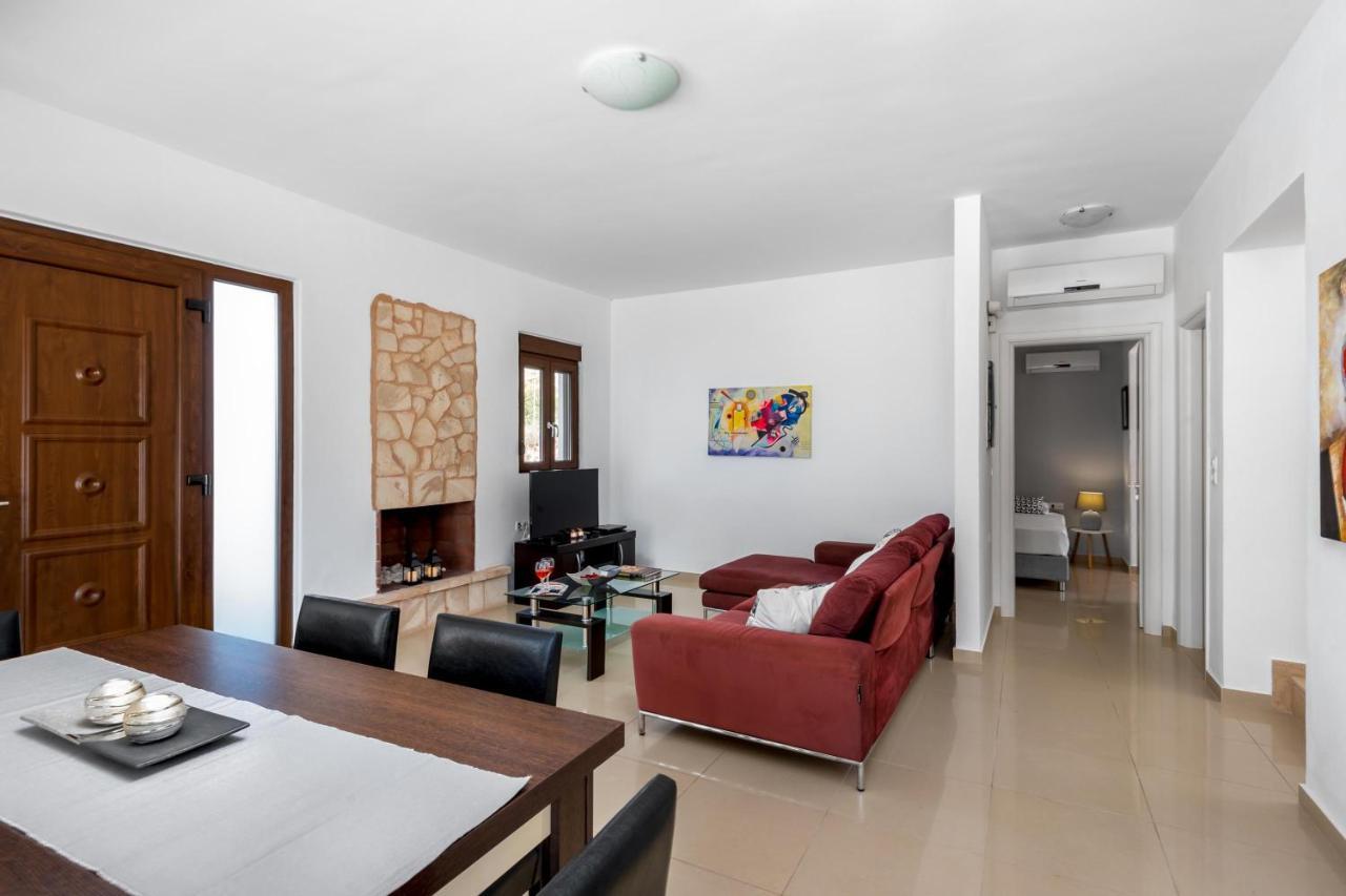 Aggelina Villa Pefki Екстериор снимка
